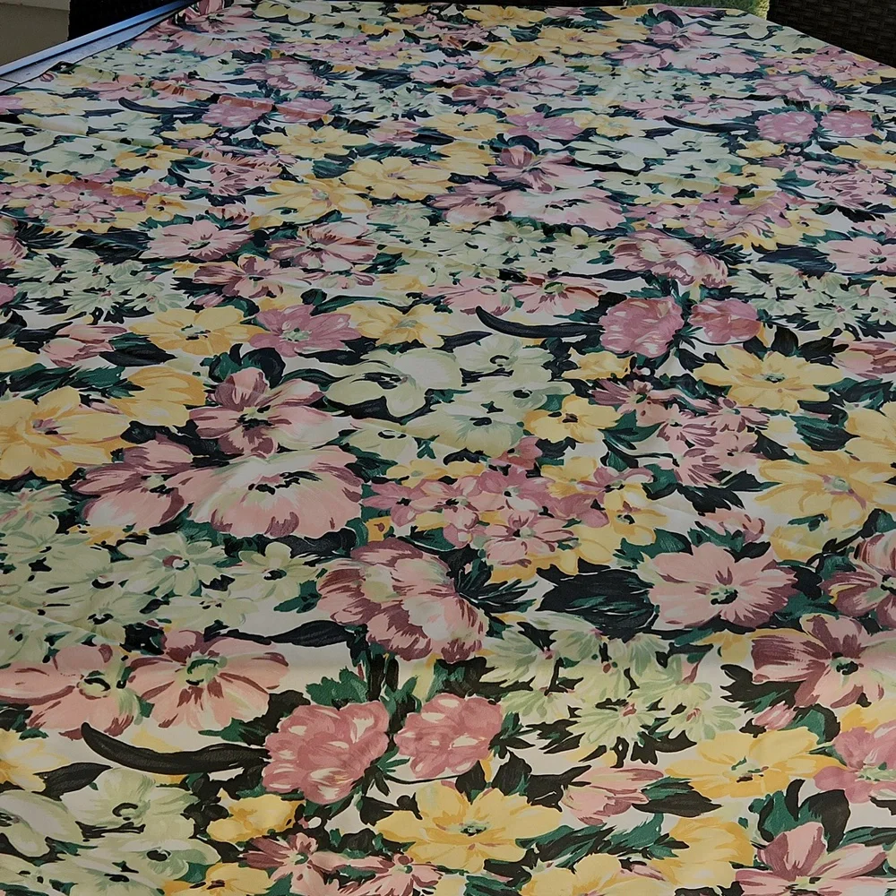 Vintage Italian Made Rectangular Floral Patterned Table Cloth